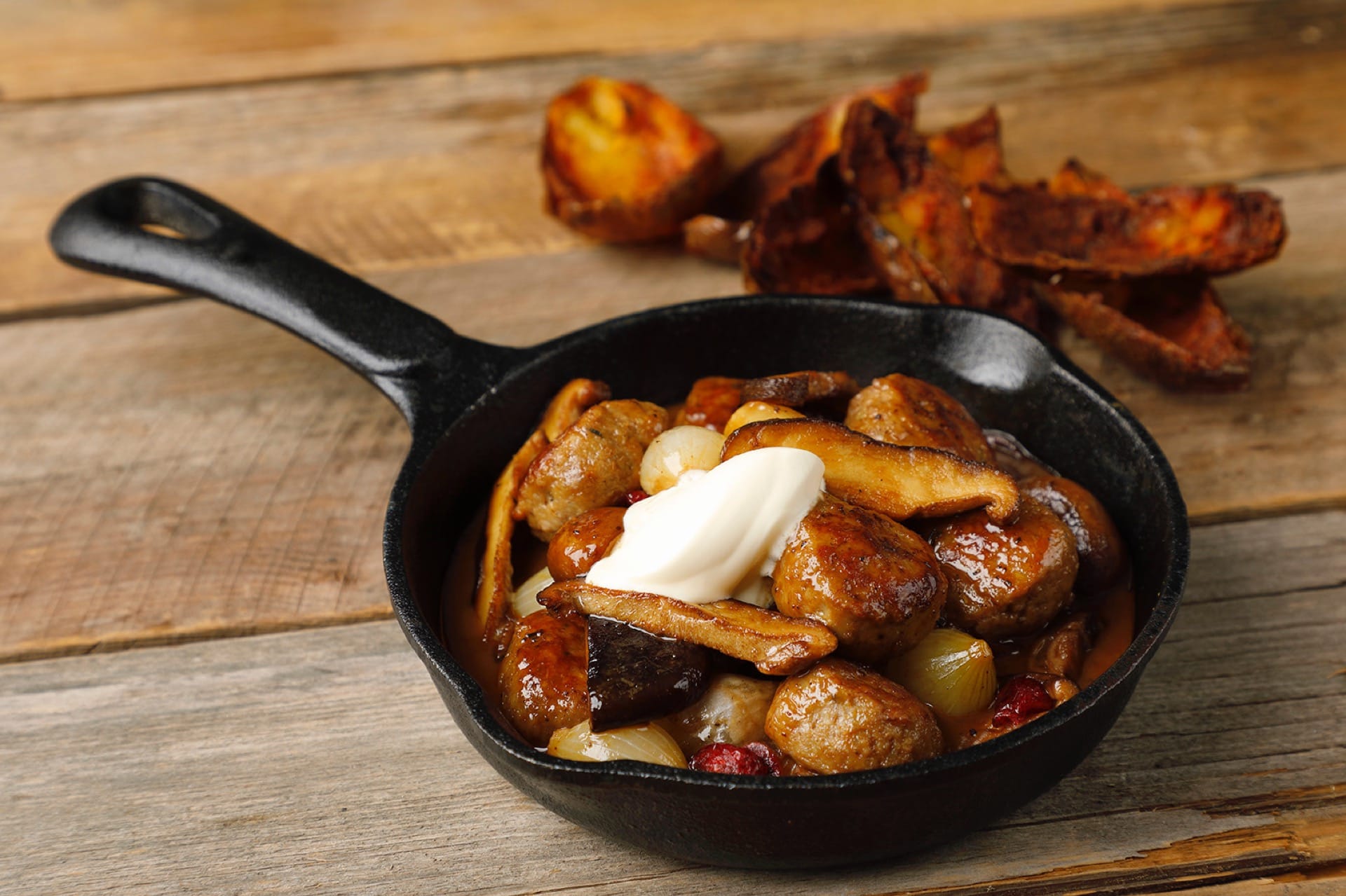 Poropyörykkäcurry ja smetanaa